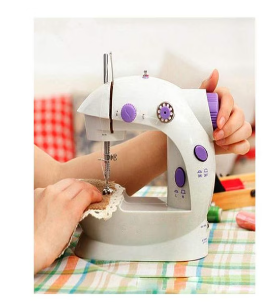 Mini masina de cusut portabila cu pedala, alimentare cu baterii sau la retea, Alba